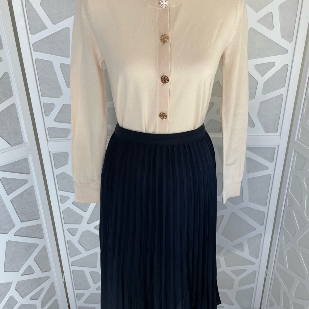 Banana Republic Pleated Midi Skirt Navy Sz 8 EUC - Picture 5 of 16